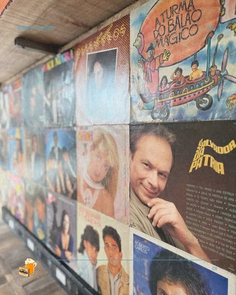 Capas de disco na parede